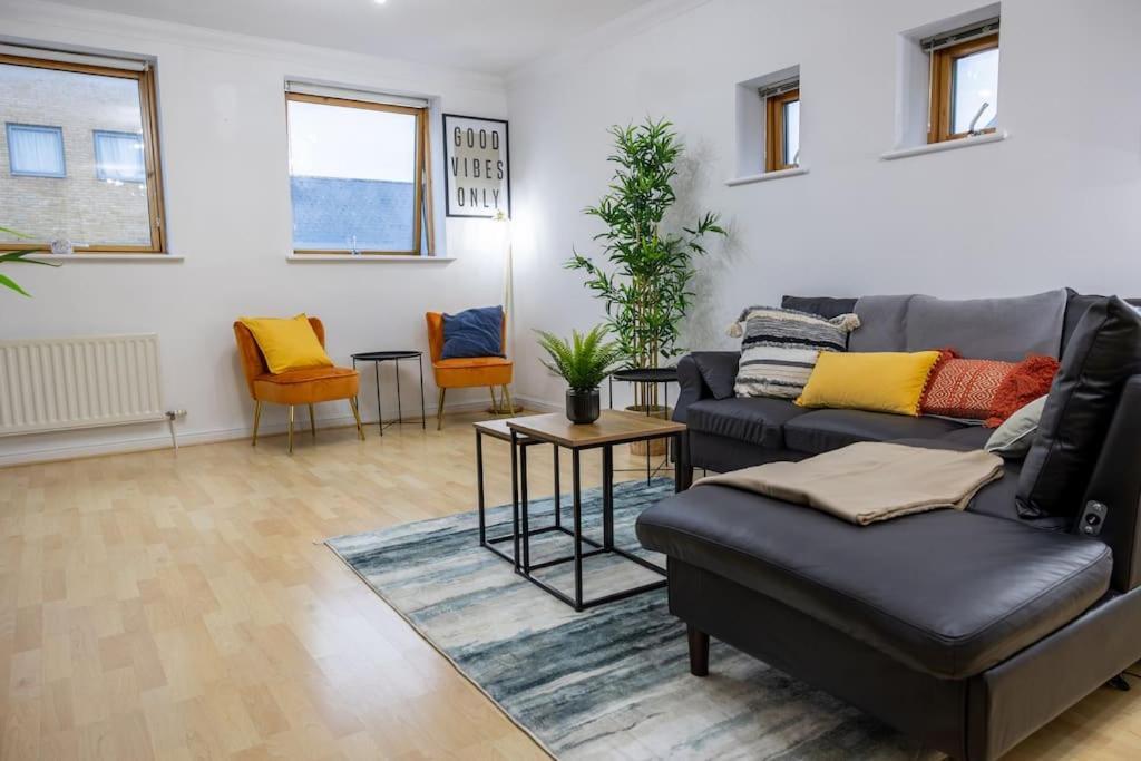Morden London Apartment, By The Sea With Free Parking 外观 照片