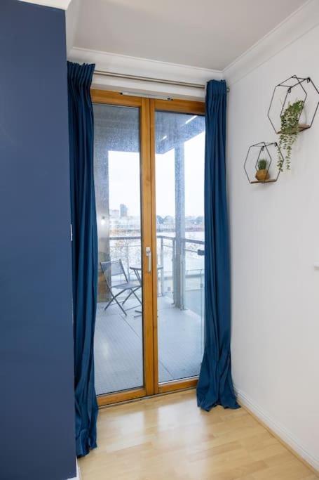 Morden London Apartment, By The Sea With Free Parking 外观 照片